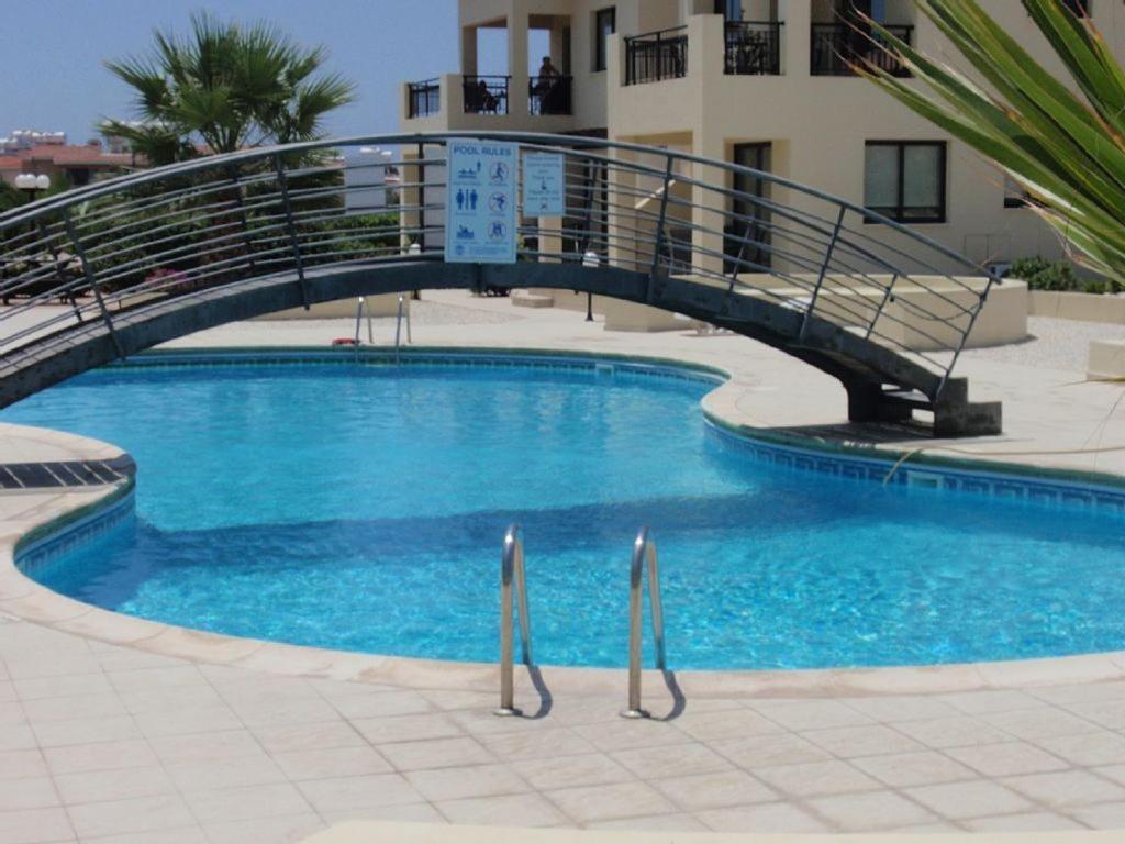 Beautiful 2-Bedroom Apartment - Great Location Paphos Exterior foto